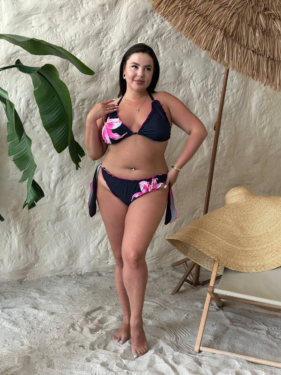Купальник Plus Size SW4110 чорний з рожевим квітковим принтом, вигляд спереду